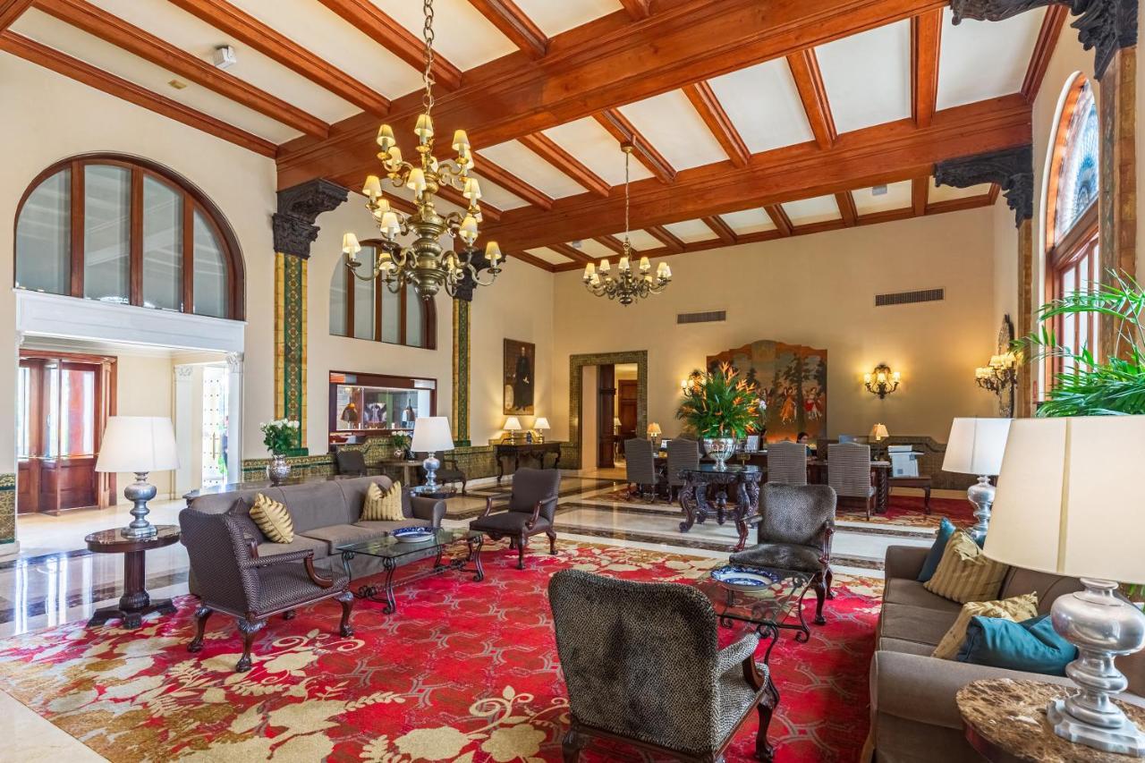 Hotel Country Club - The Leading Of The World 5*
