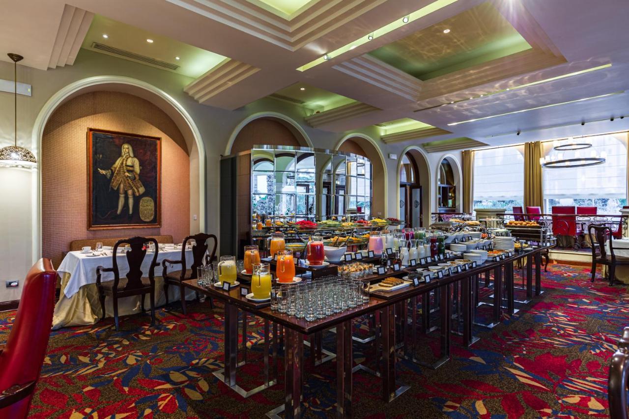 Country Club - The Leading Of The World 5*